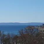 App Sea View In Old Town With Balcony