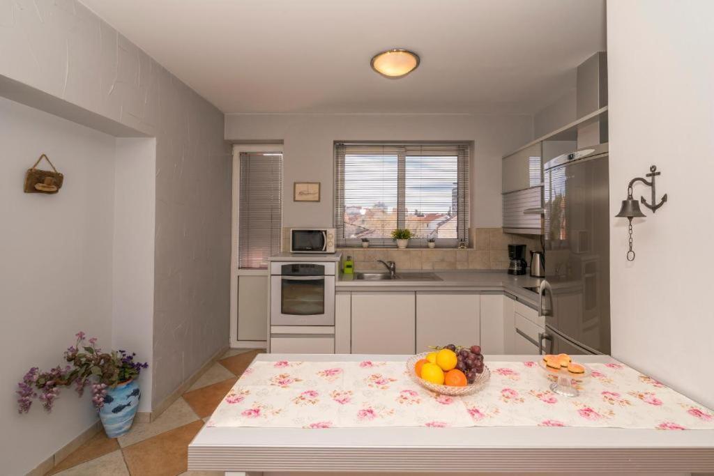 Apartament App Sea View In Old Town With Balcony *