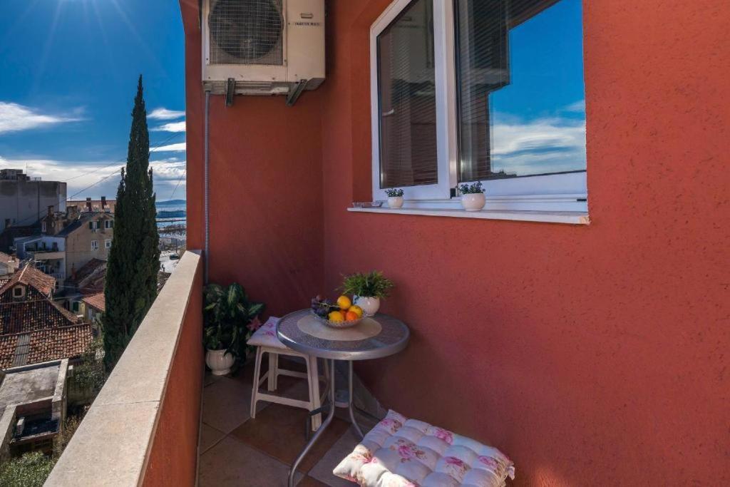 Apartament App Sea View In Old Town With Balcony Split